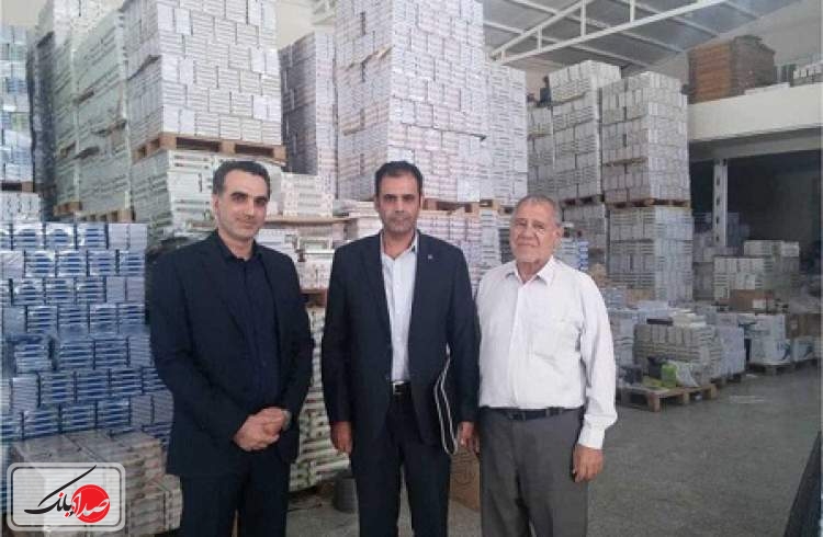  بازدید مدیران بانک ایران زمین از یک انتشارات