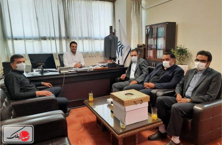 بازدید مدیر بانک ایران زمین از یک گروه ساختمانی