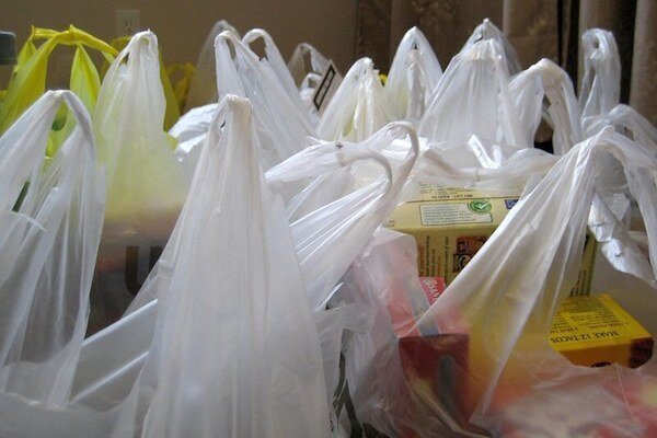 ممنوعیت توزیع کیسه‌ پلاستیکی در فروشگاه‌های زنجیره‌ای