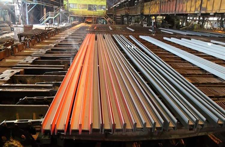 از حجم صادرات فولاد ایران به خارج کاسته شد
