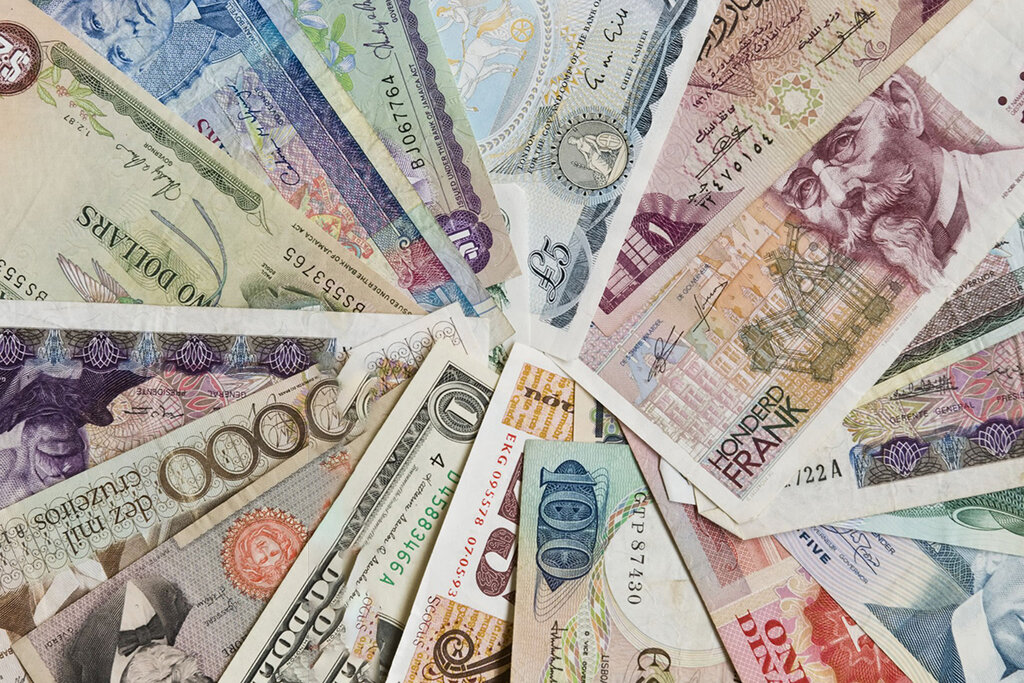 نرخ رسمی ۲۱ ارز کاهش یافت (یکشنبه 30 بهمن 1401)