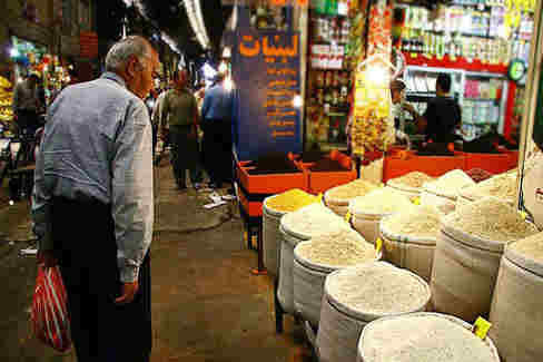 برنج، شکر و روغن با قیمت‌های دولتی به‌ وفور در بازار عرضه شده است